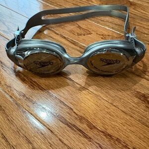 Speedo Metallic Gray Swim Goggles NWOT